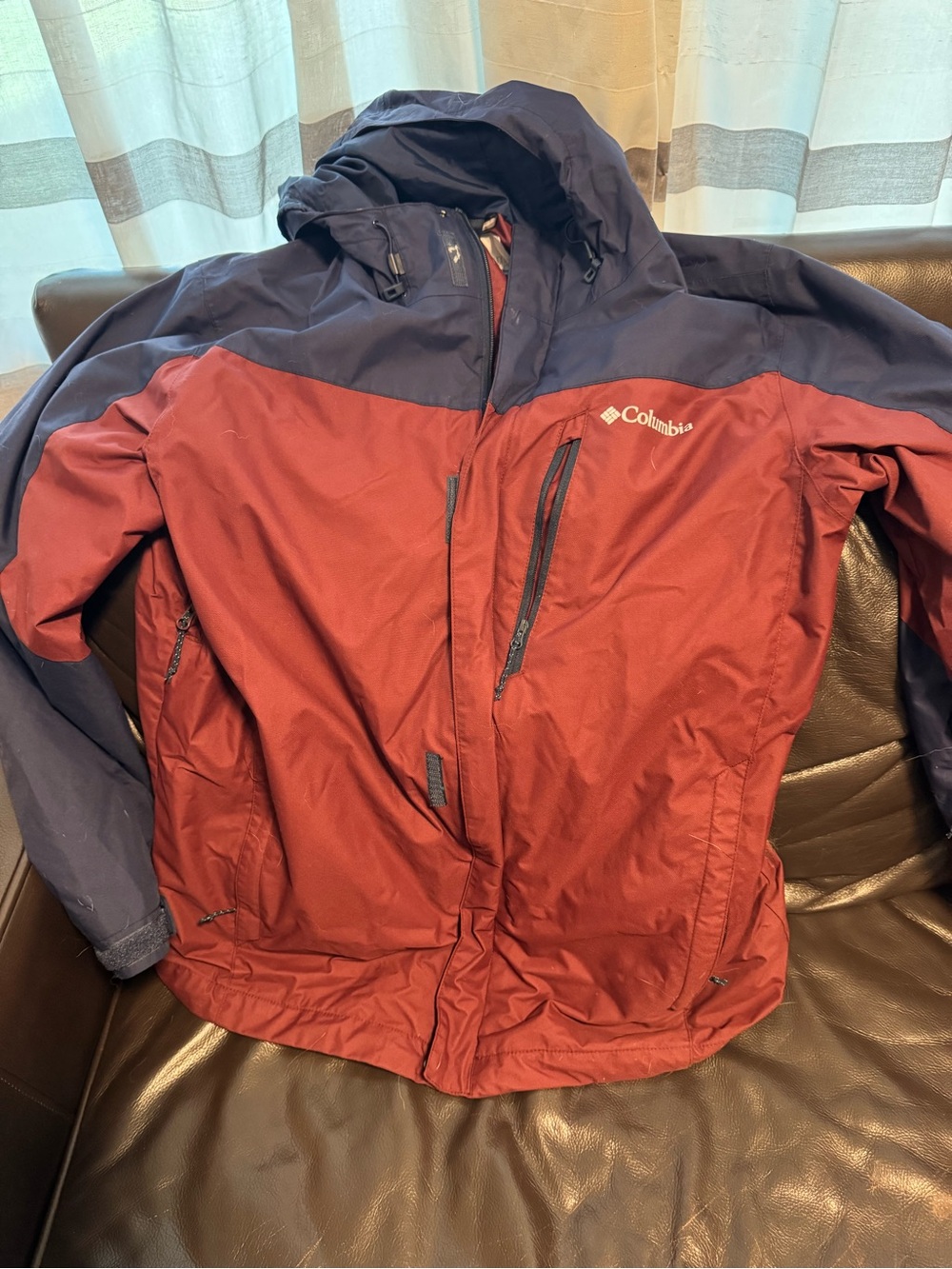 Columbia Two-Tone Ski Jacket in Burgundy and Navy